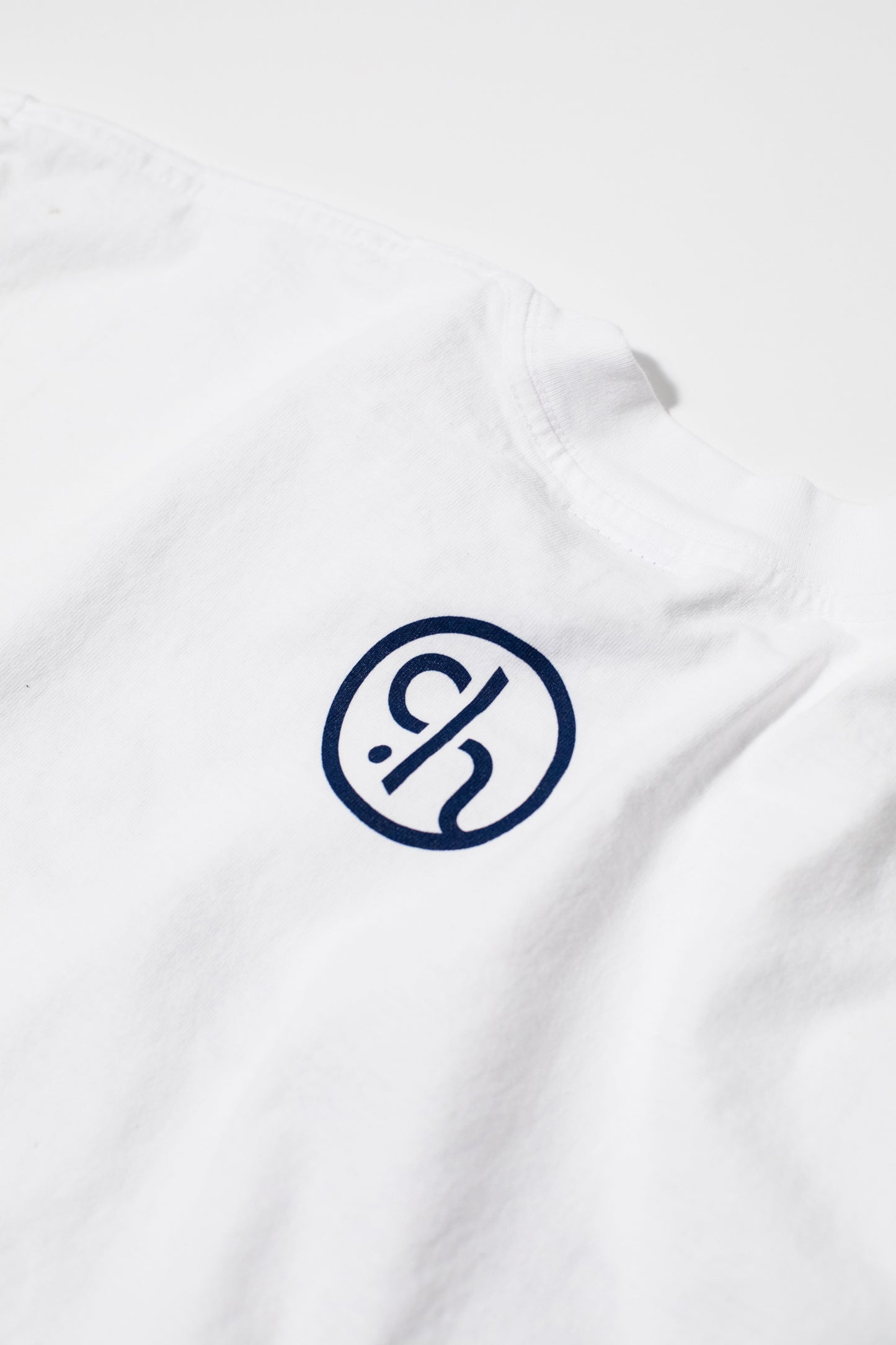 Maison Chill Cropped Tee